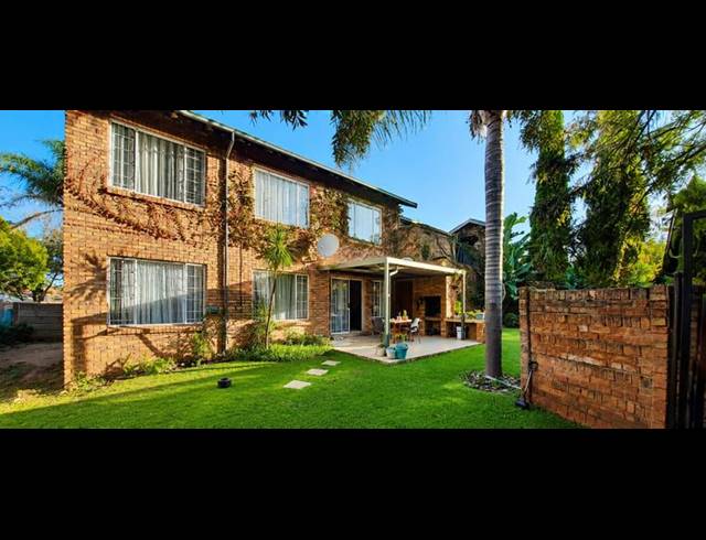 2 BEDROOM TOWNHOUSE FOR SALE IN HIGHVELD